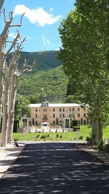 Appartement 7 Château des Gipières Montbrun-les-Bains Esterno foto